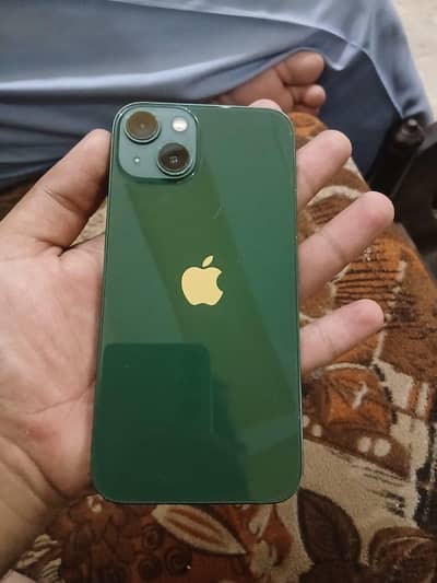Apple iPhone 13