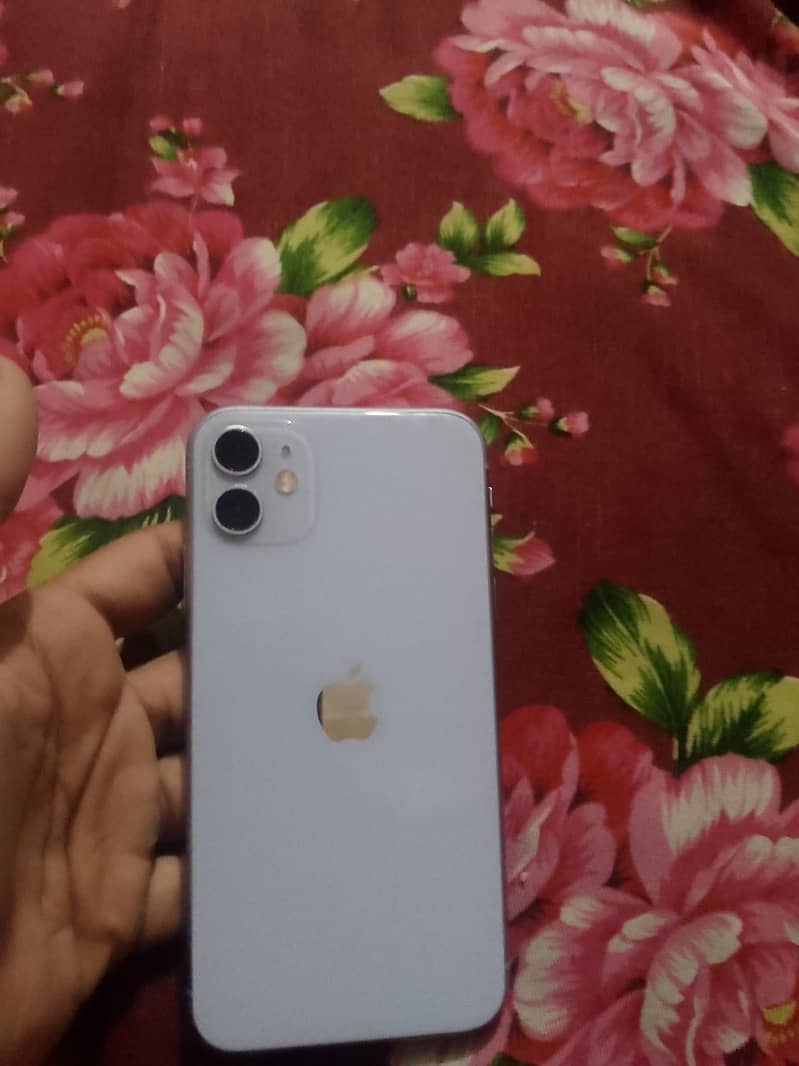 Apple iPhone 11 4