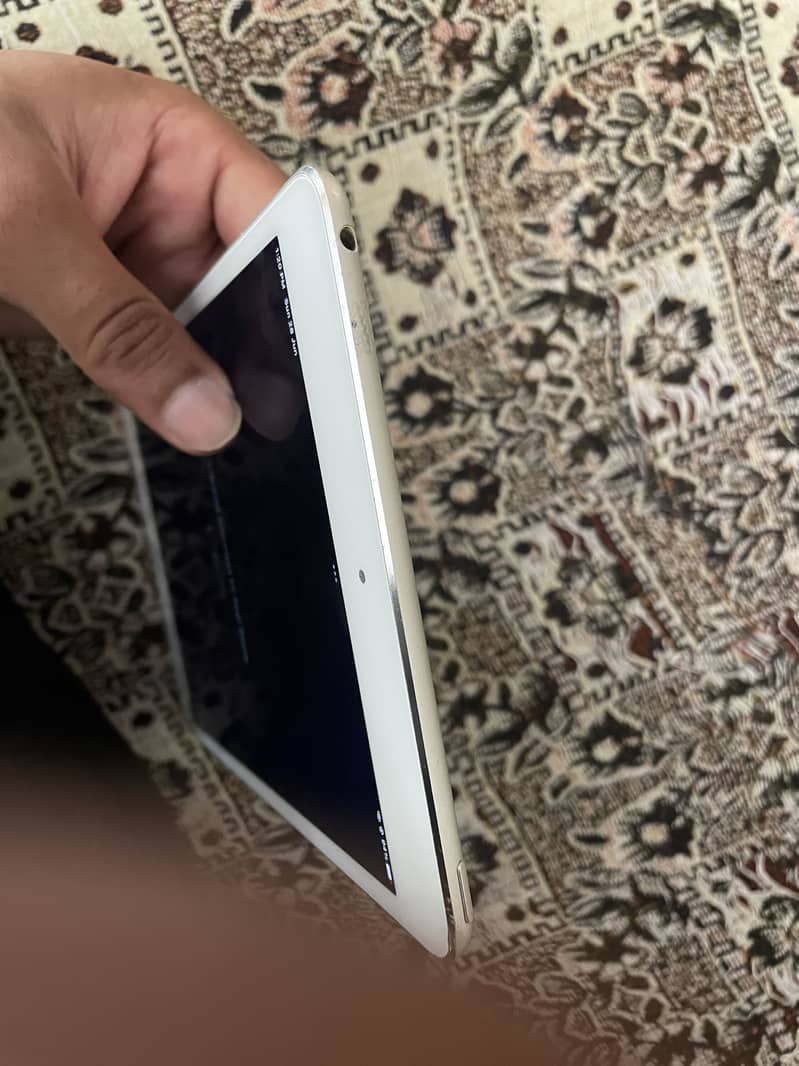 iPad mini 4 , 128 0