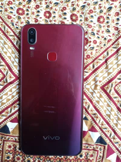 Vivo Y11. . . . 2/32. . . . . with complete accessories in good condition