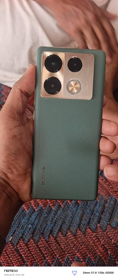 Infinix Note 40 Pro full box 10/9(03261521395) only call