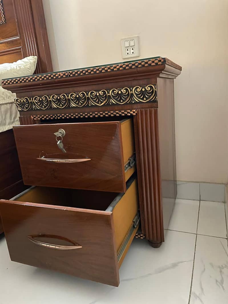 Bed Set with dressing table 7