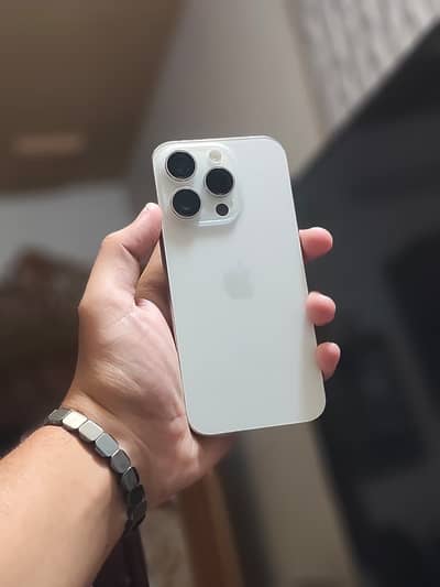 Apple iPhone 15 Pro jv