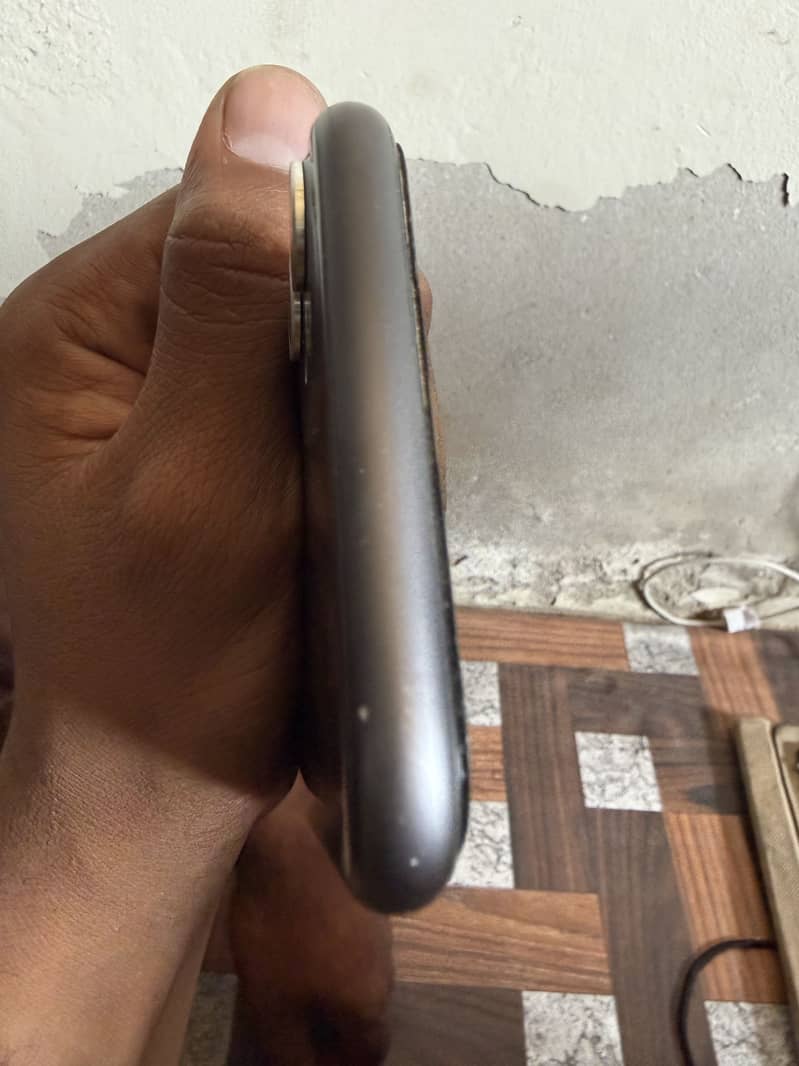Apple iPhone 11 5