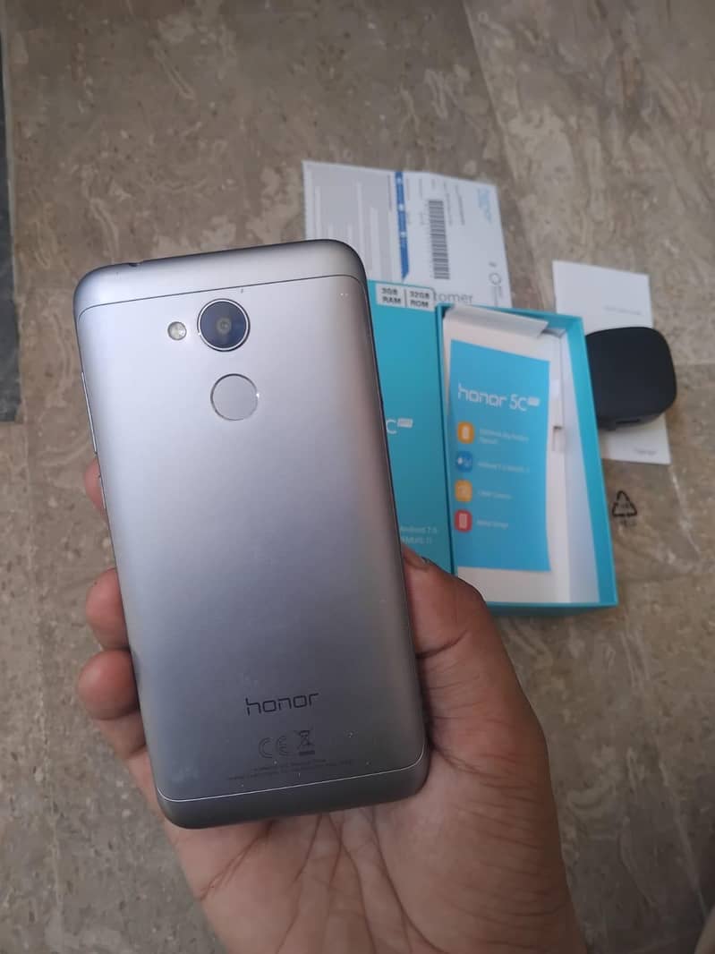 Honor 5C 3