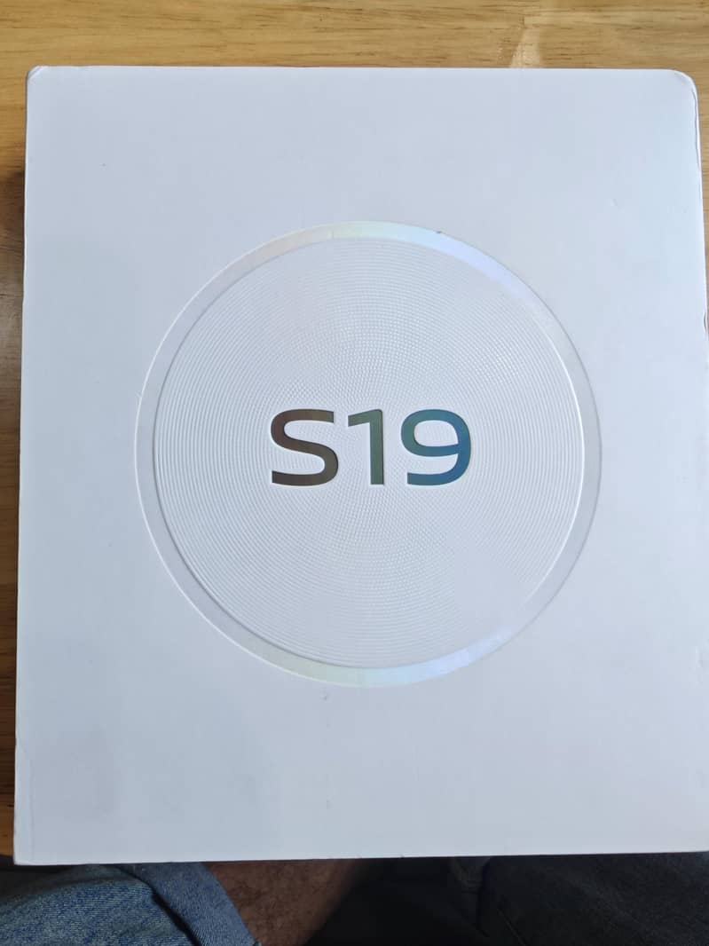 Vivo S19 3