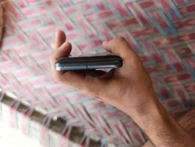 Google Pixel 8 4