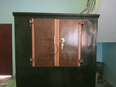 peti safe almari