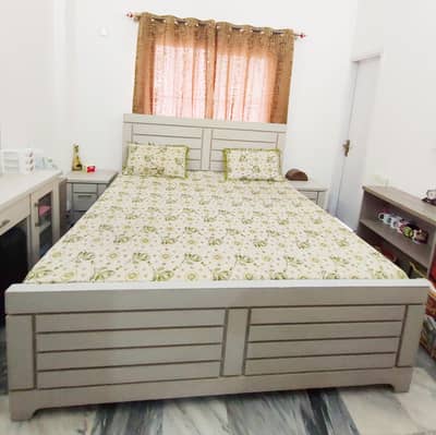 King Size Bed Set 4 pieces.