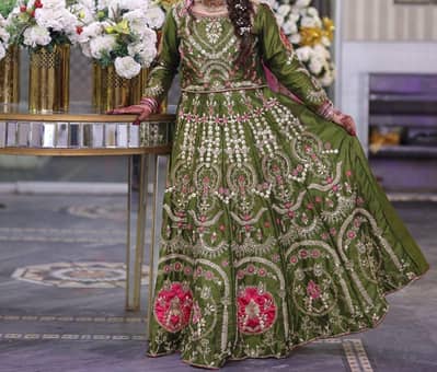 Mehndi dress 4pc lehnga choli with pouch