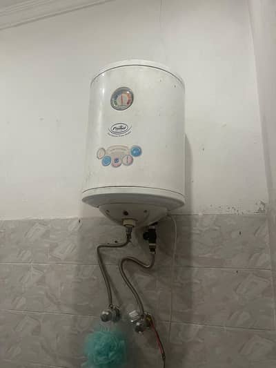 Electronic water heater/ Electronic geyser/ Fischer electric geyser