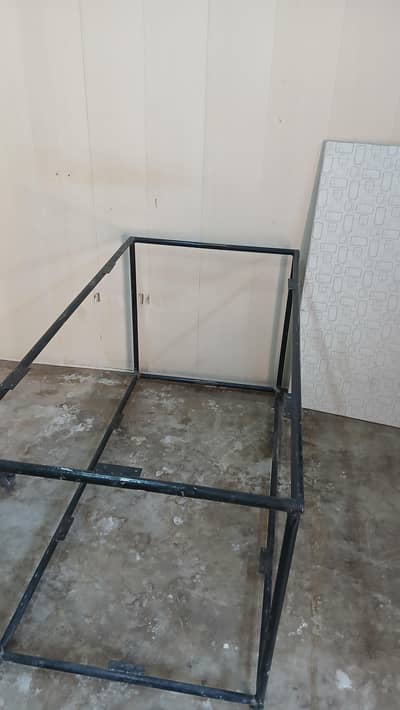 Round Steel Pipe Table Frame – Office Desk & Fabric Cutting Table