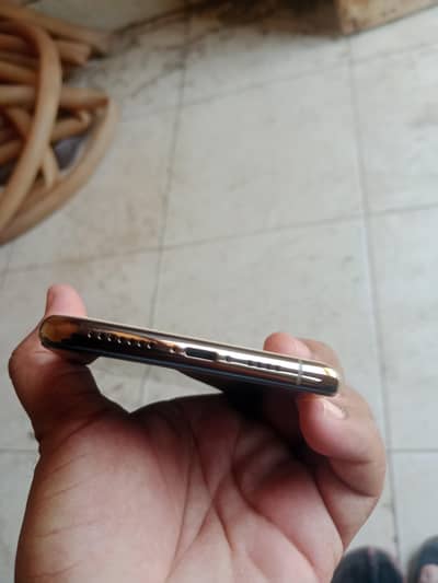 Apple iPhone 11 Pro Max 256 gb pta approved Urgent sale krna ha