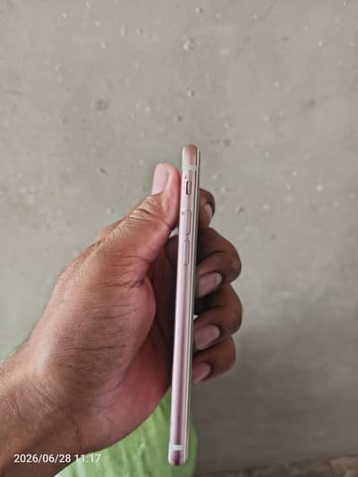Apple iPhone 7