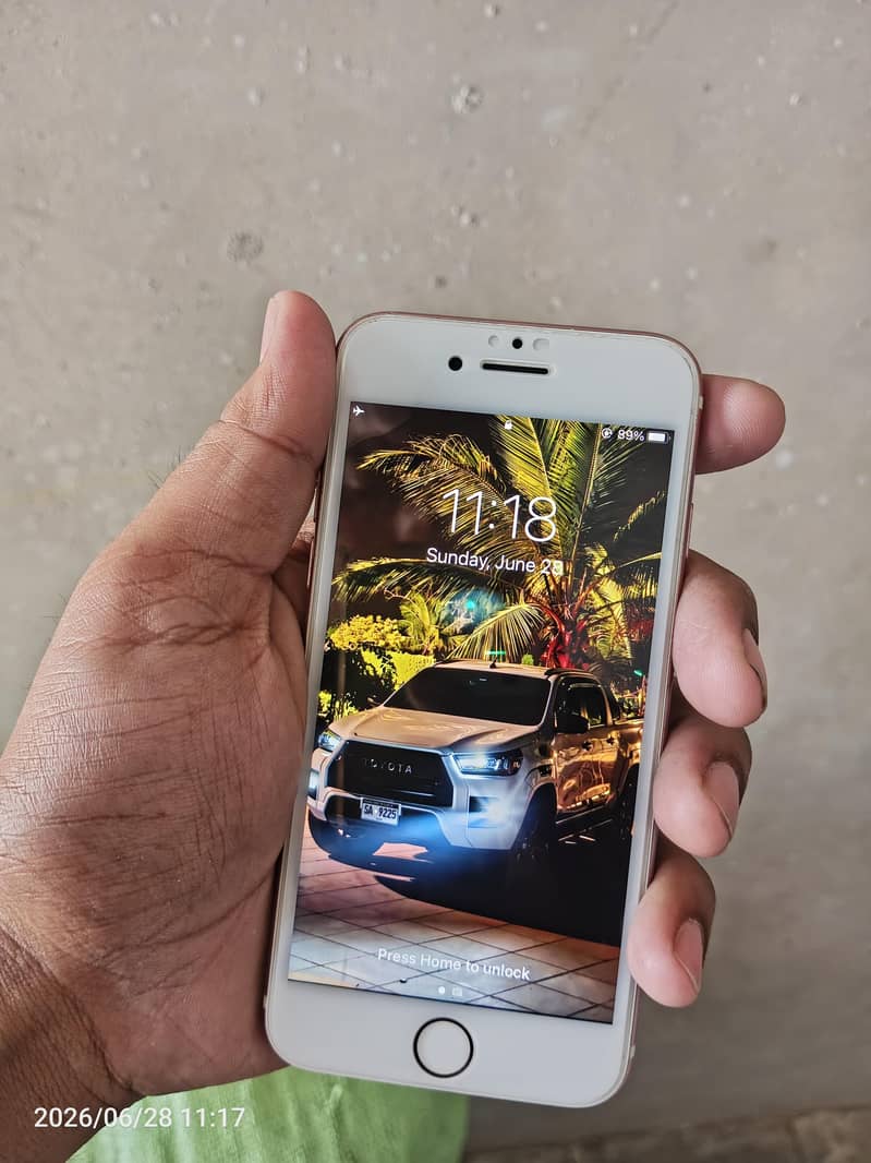 Apple iPhone 7 1