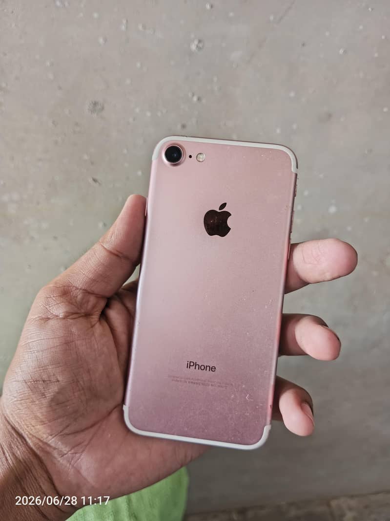 Apple iPhone 7 2