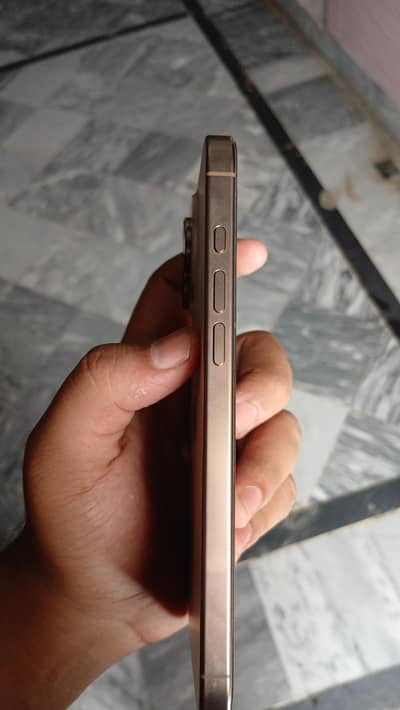 Apple iPhone 16 Pro Max JV