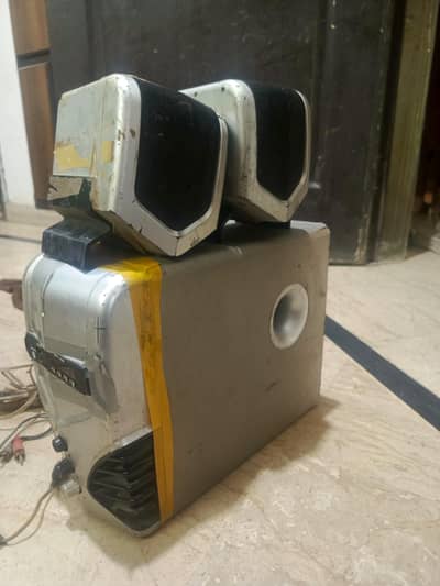 blue tooth woofer with speakers