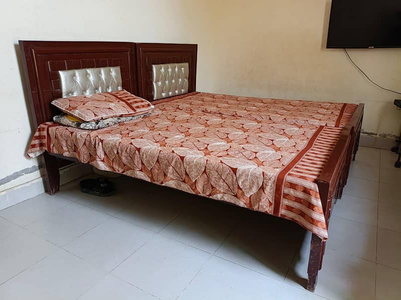 Single bed 0