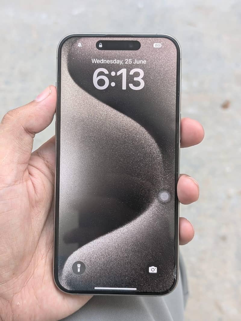 Apple iPhone 15 Pro Max 0