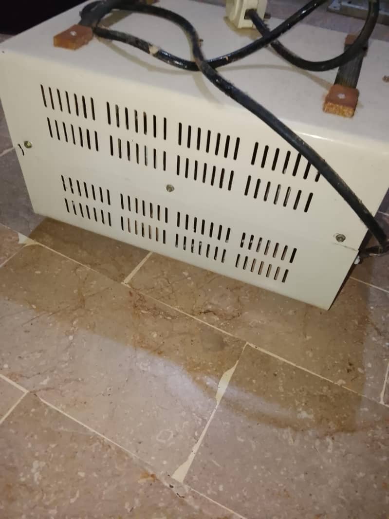 3000 WATTS AUTOMATIC VOLTAGE STABILIZER 5