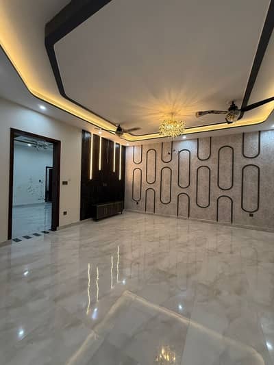 5 MARLA BRAND NEW DOUBLE STOREY HOUSE AVAILABLE FOR RENT IN NASHEMAN E IQBAL PHASE 2