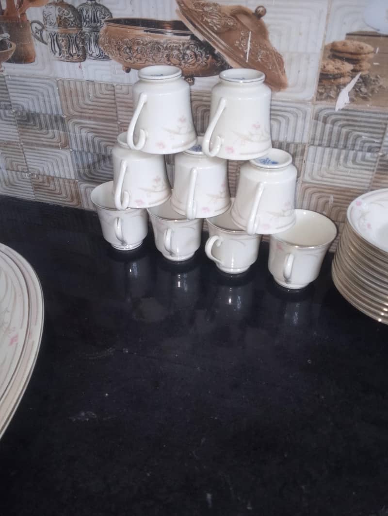 dinner set 4