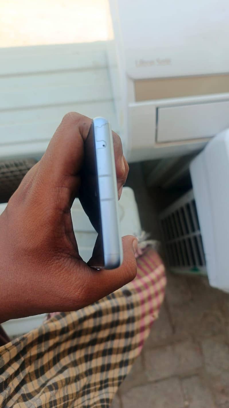 Google Pixel 7a 4