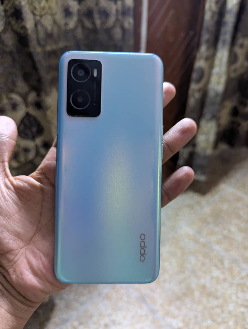 OPPO A76 1
