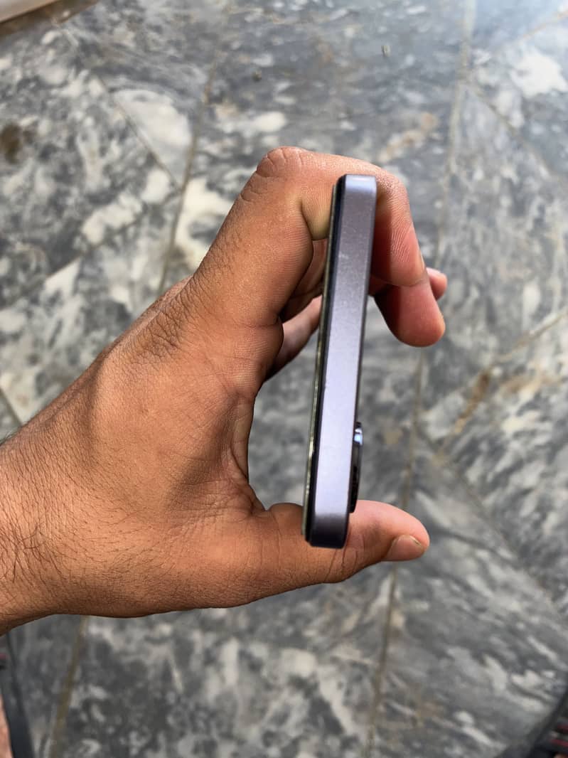 Realme Note 60 4