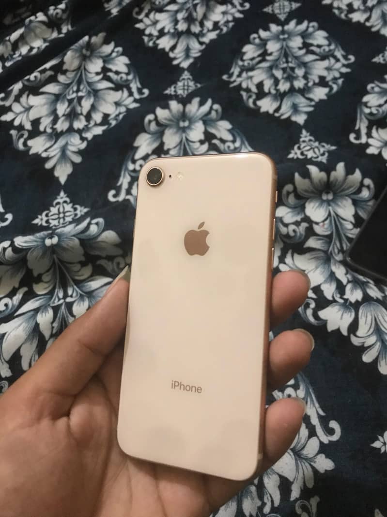 Apple iPhone 8 0