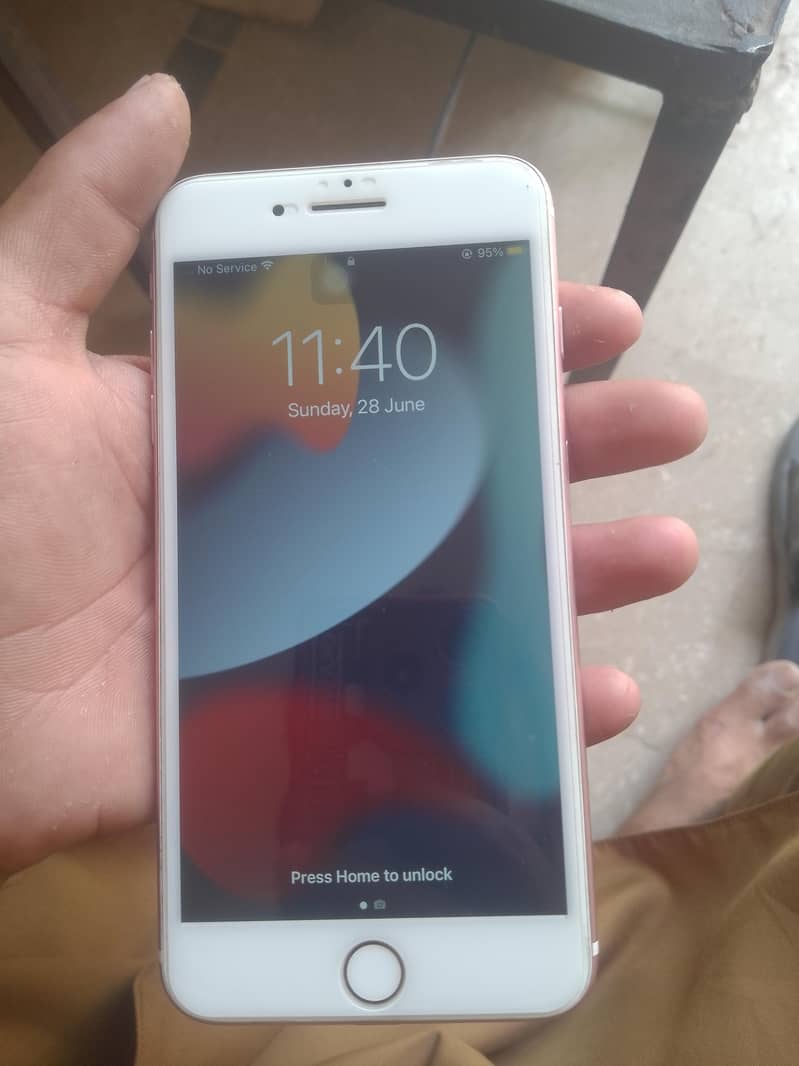 Apple iPhone 7 Plus 0