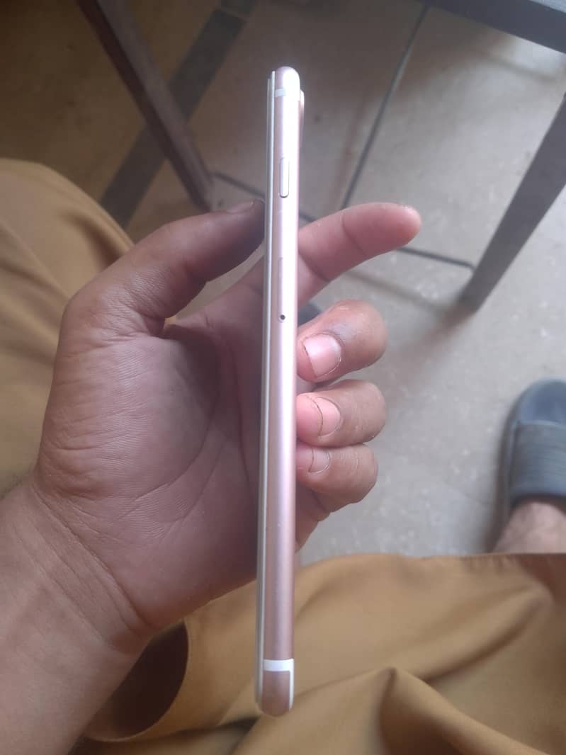 Apple iPhone 7 Plus 1