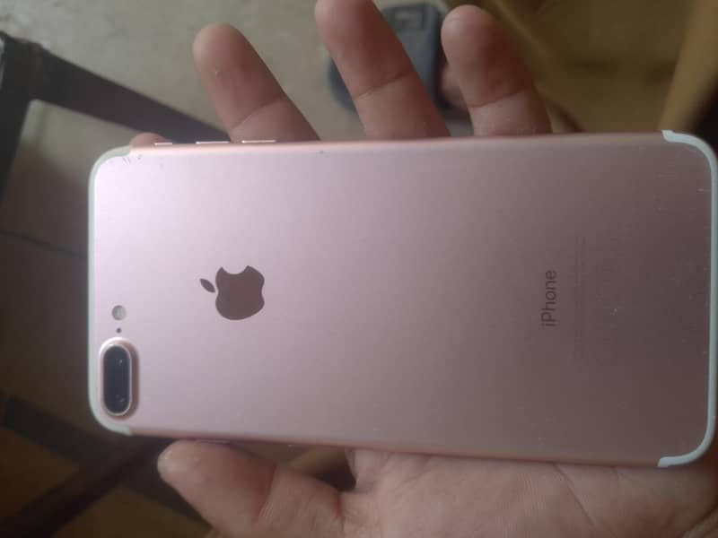 Apple iPhone 7 Plus 2