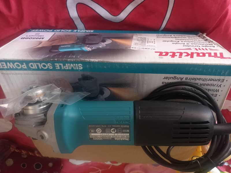 angle grinder. . m9509b 0