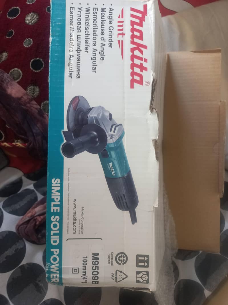 angle grinder. . m9509b 2