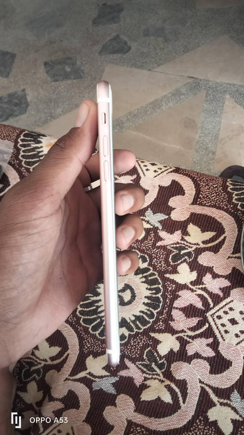 Apple iPhone 7 Plus 3