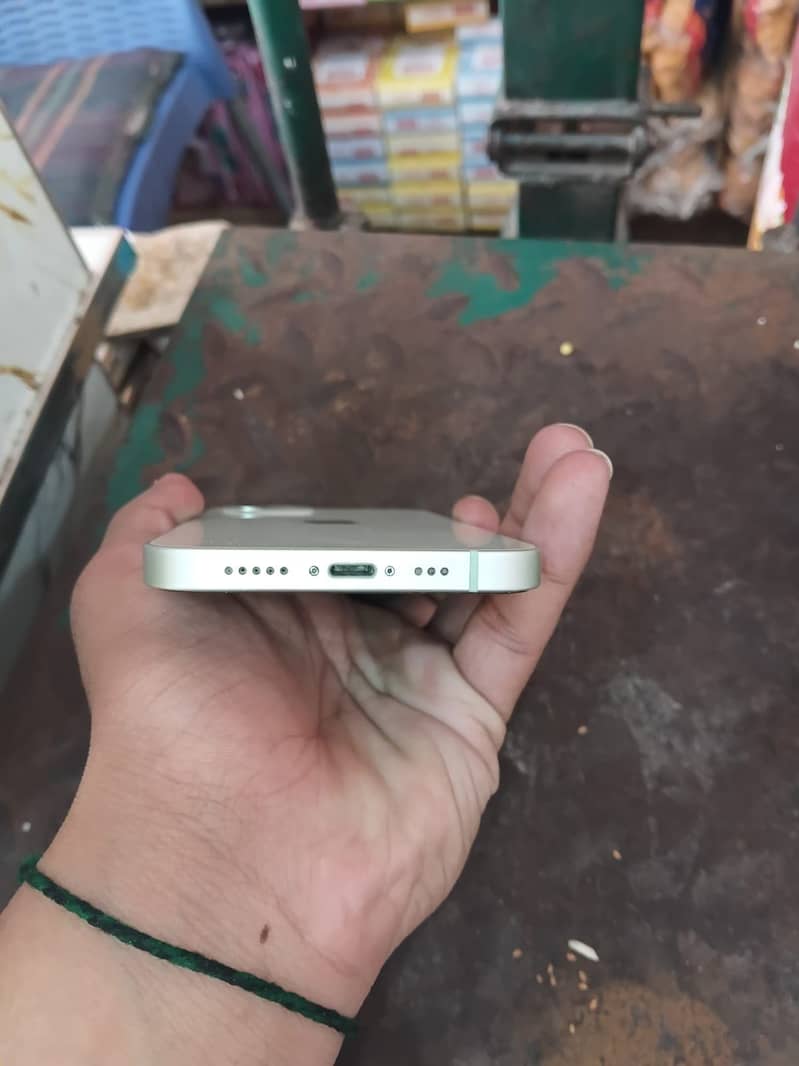 Apple iPhone 12 3