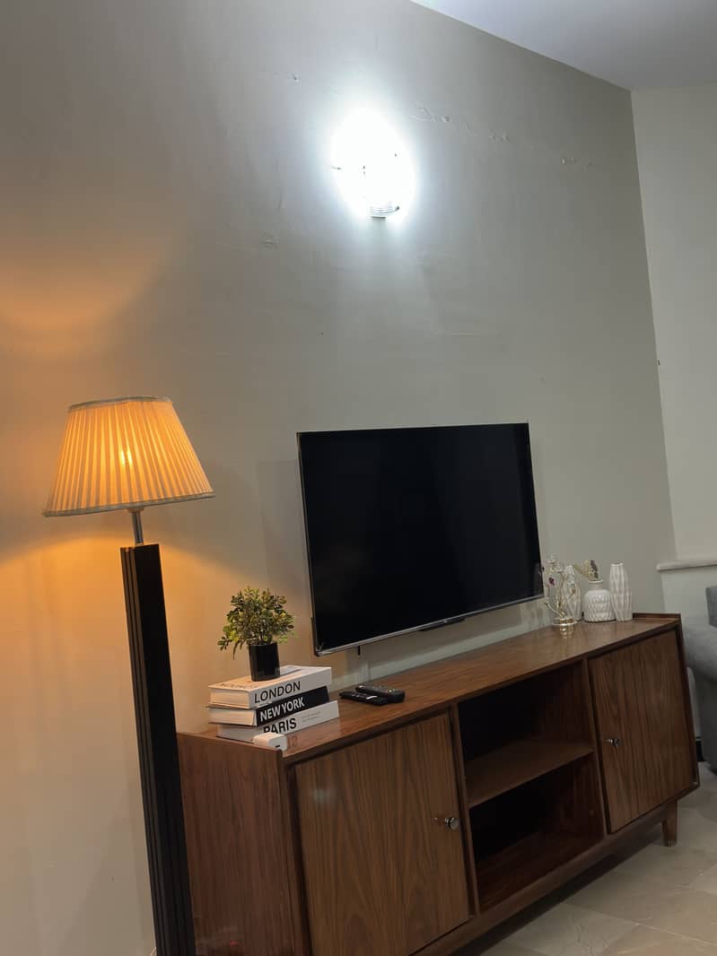 Tv Console 0