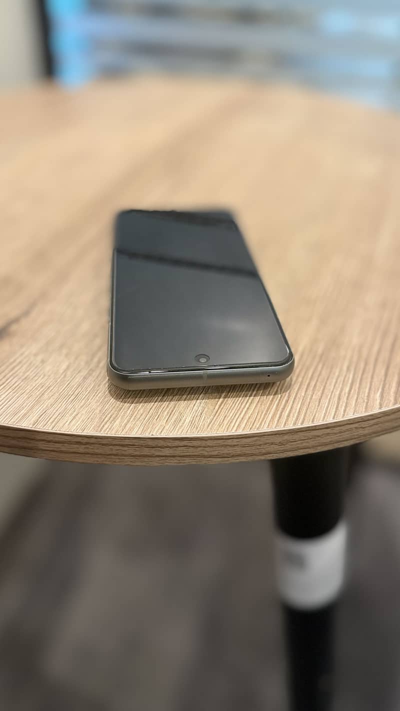 Google Pixel 8 4