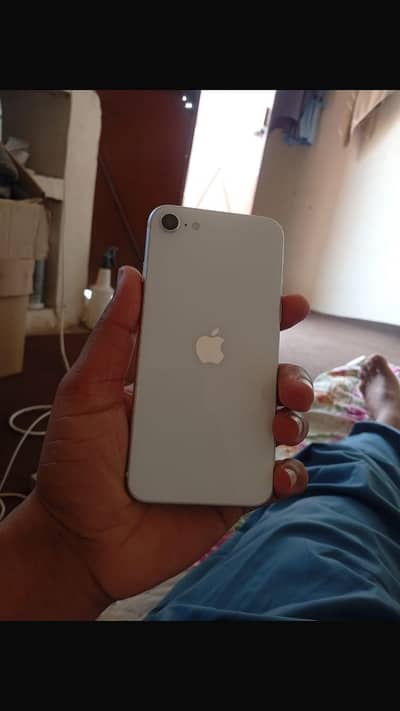 iPhone SE 2020 white