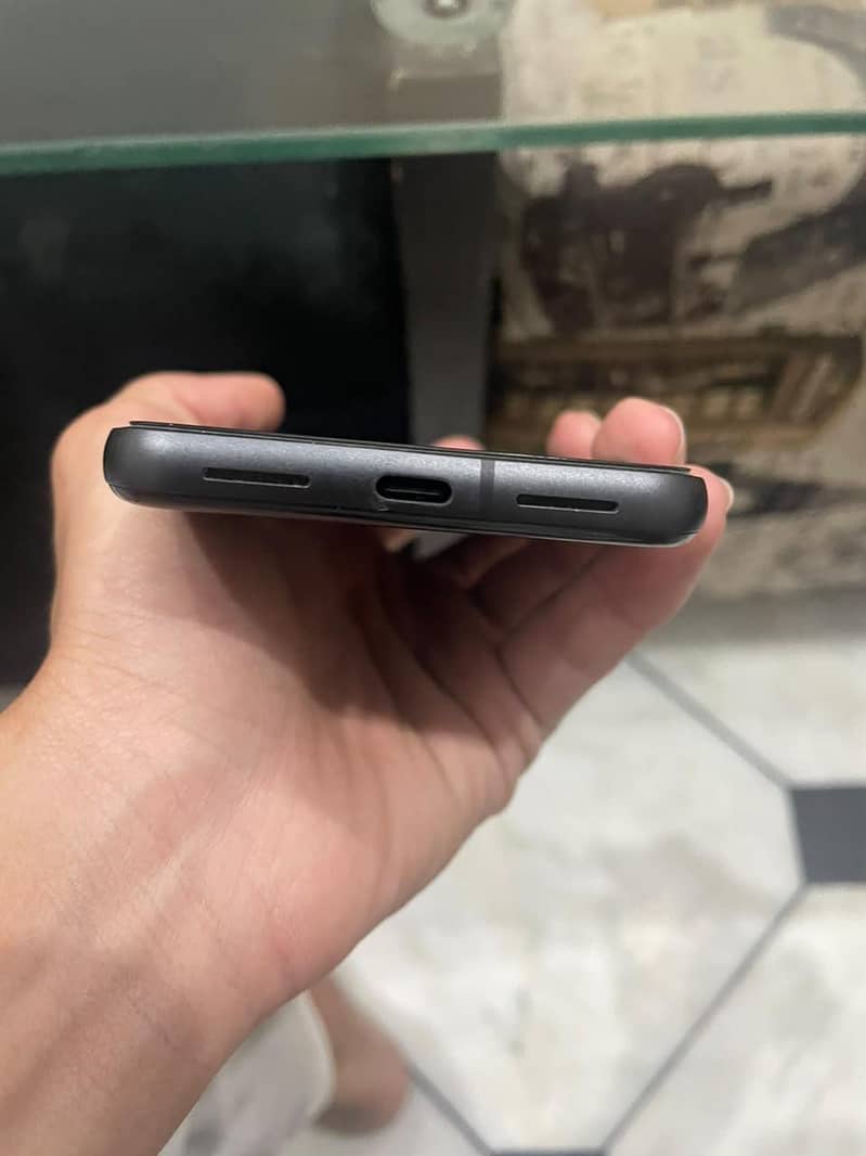 Google Pixel 8 2