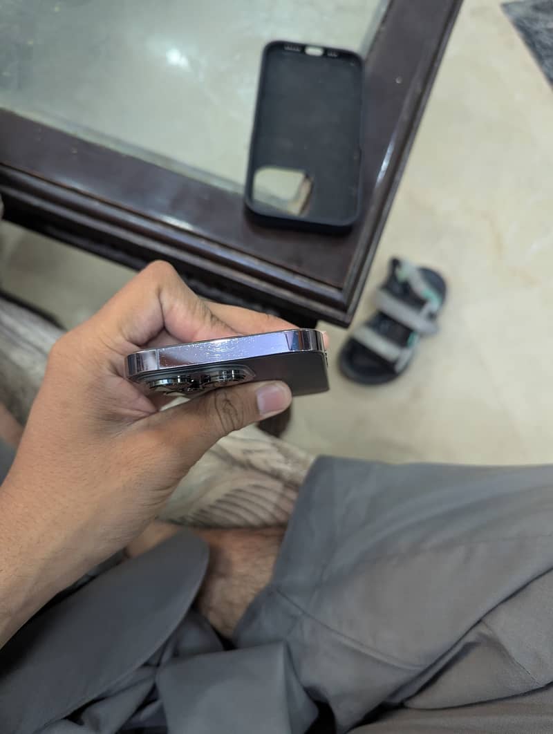 Apple iPhone 14 Pro 2