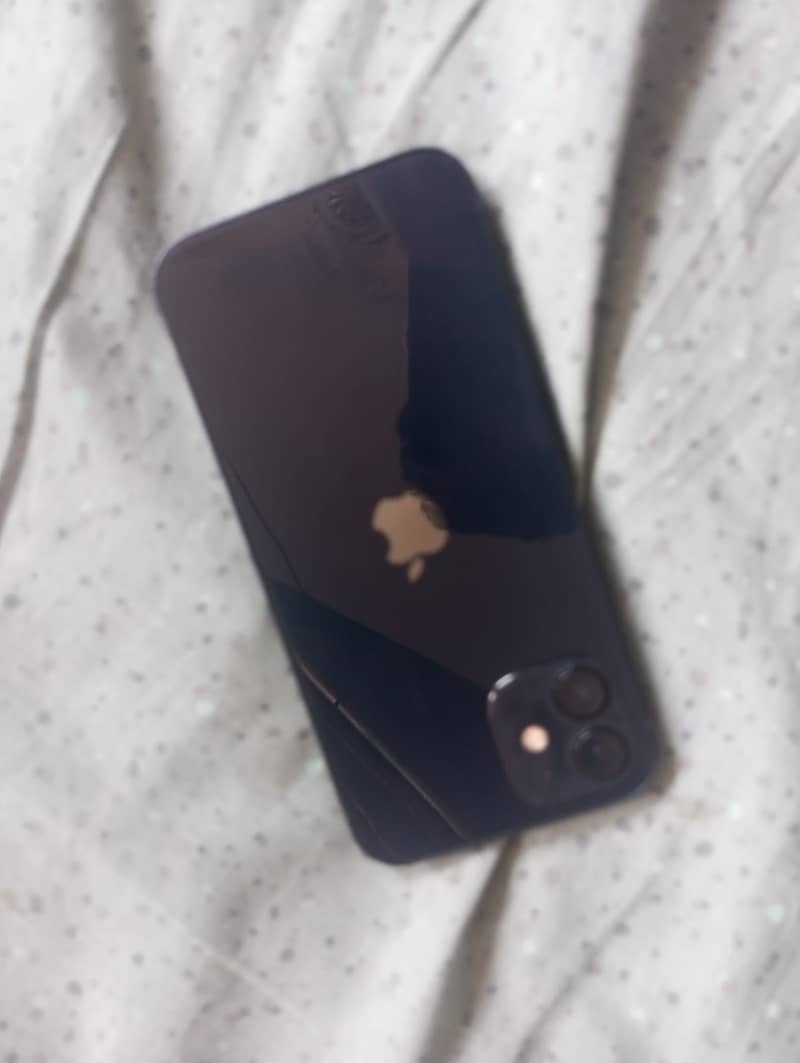 Apple iPhone 12 4