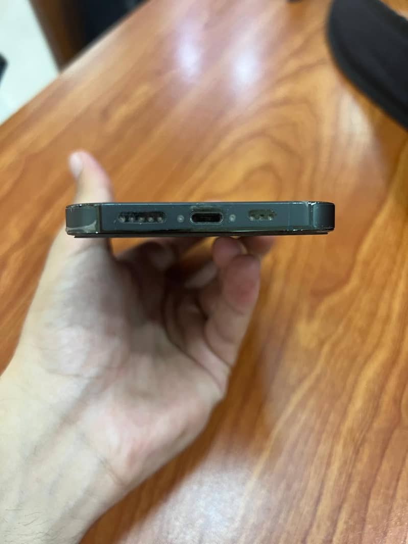 Apple iPhone 13 Pro 3