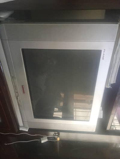 Samsung tv 21 " used but running and good condition