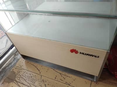 Huawei Mobile Shop Counter / Display Counter for Sale – Good Condition
