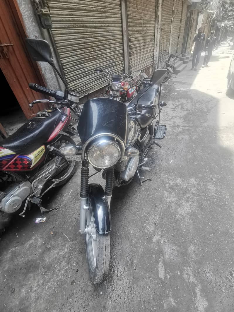 میں second owner ہو 2 ماہ استعمال کیا ہے پیسوں کی ضرورت ہے 3