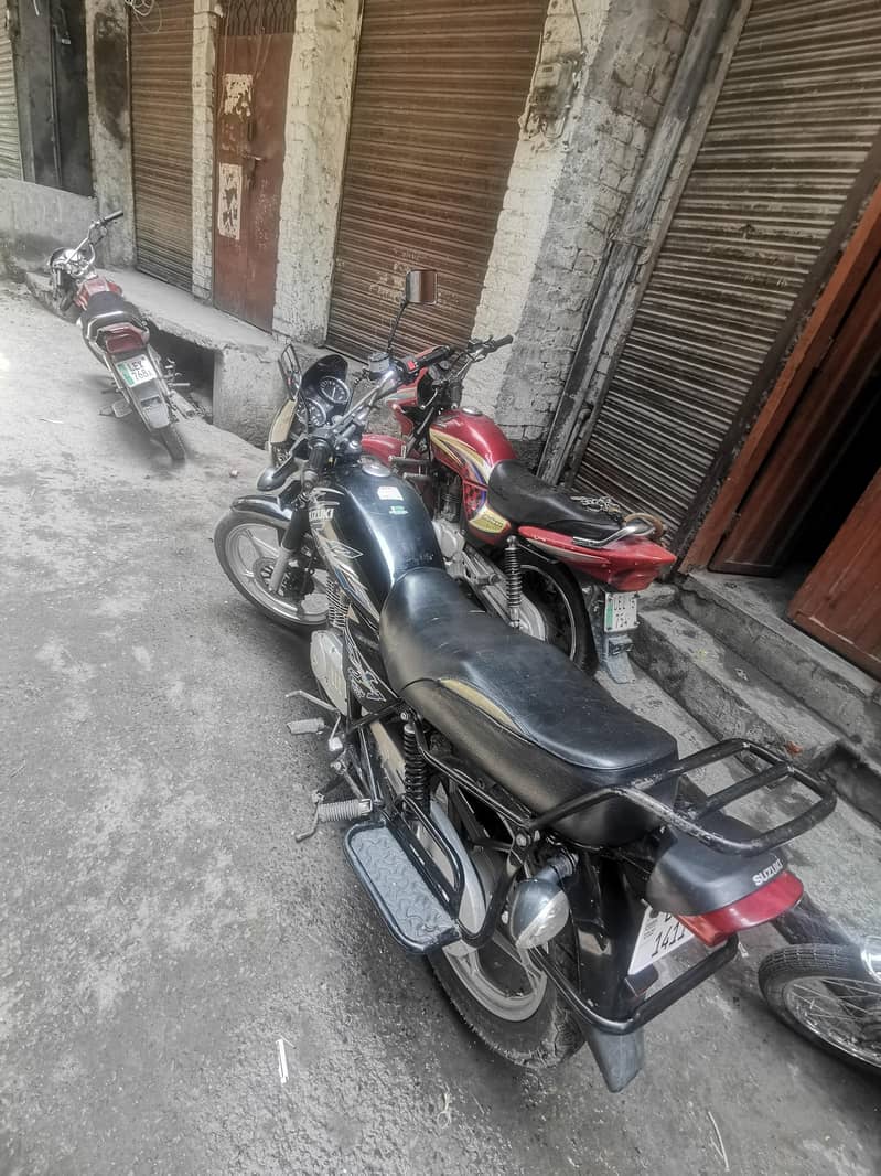 میں second owner ہو 2 ماہ استعمال کیا ہے پیسوں کی ضرورت ہے 5