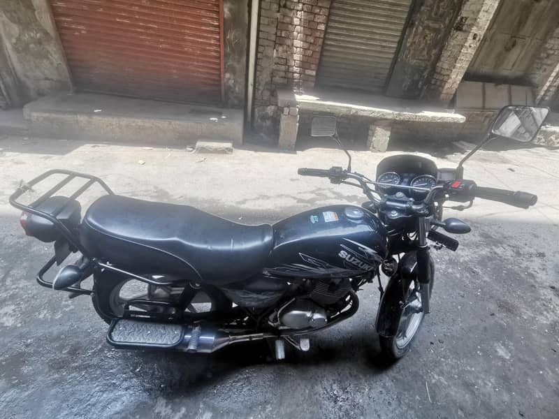 میں second owner ہو 2 ماہ استعمال کیا ہے پیسوں کی ضرورت ہے 7